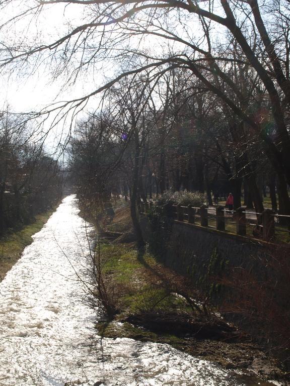 Evi Apartman Eger Bagian luar foto